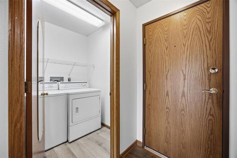 556 West Side Drive Iowa City IA 52246