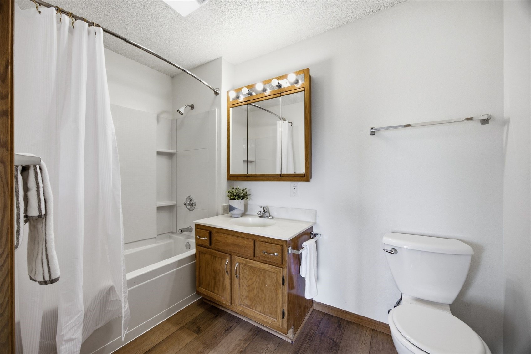 556 West Side Drive Iowa City IA 52246
