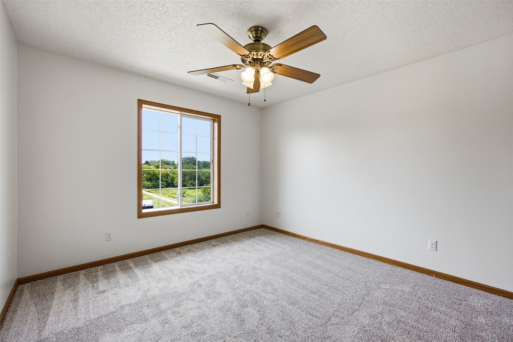556 West Side Drive Iowa City IA 52246