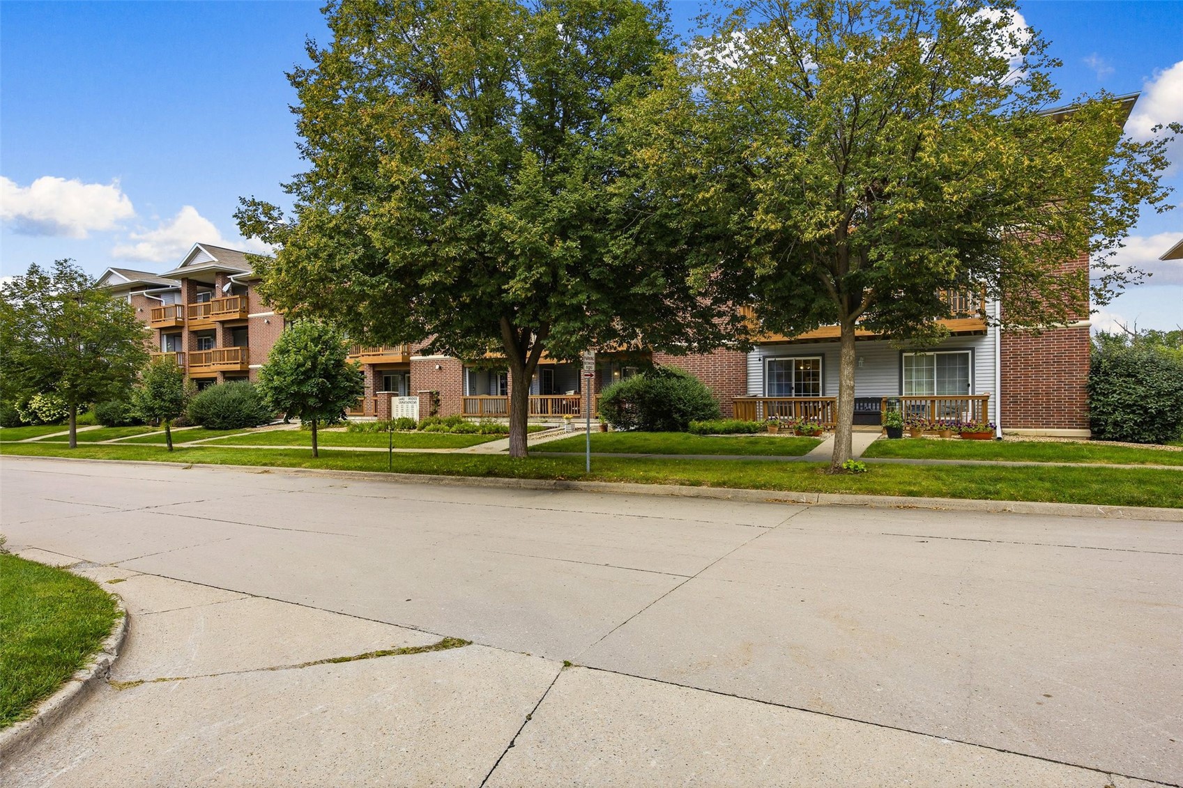 556 West Side Drive Iowa City IA 52246