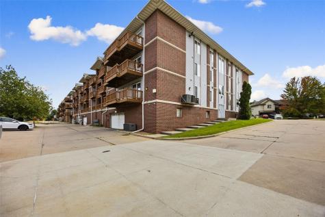 556 West Side Drive Iowa City IA 52246