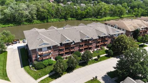 556 West Side Drive Iowa City IA 52246