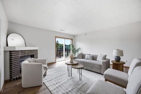 556 West Side Drive Iowa City IA 52246