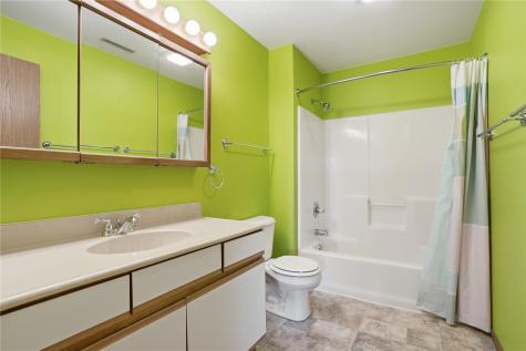 4611 1st Avenue SW Cedar Rapids IA 52404