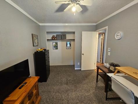 1306 10th Avenue Belle Plaine IA 52208