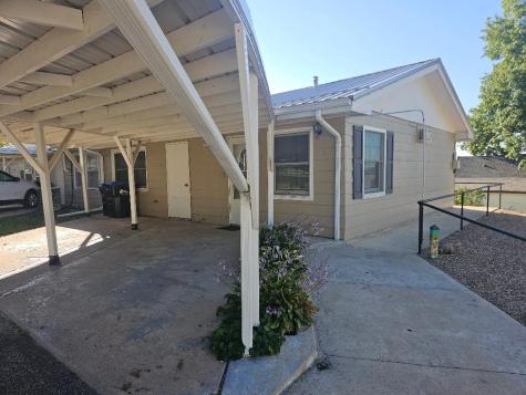 1306 10th Avenue Belle Plaine IA 52208