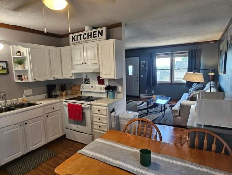 1306 10th Avenue Belle Plaine IA 52208