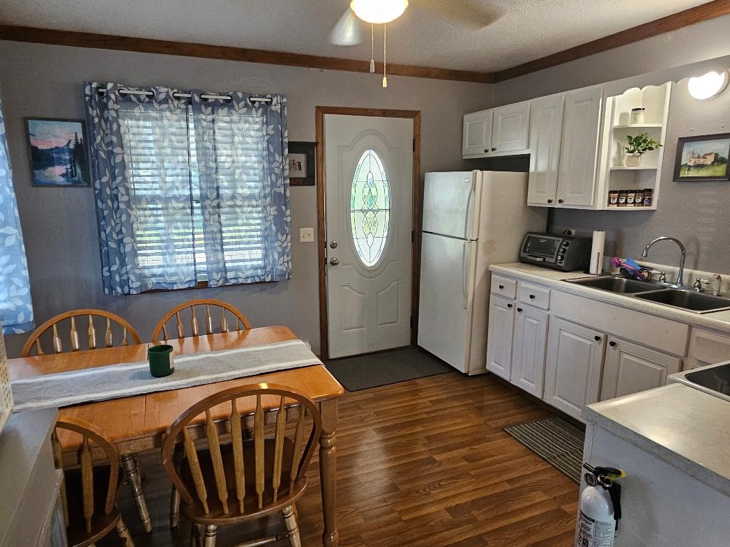 1306 10th Avenue Belle Plaine IA 52208