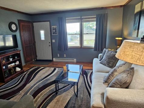 1306 10th Avenue Belle Plaine IA 52208