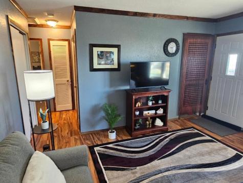 1306 10th Avenue Belle Plaine IA 52208