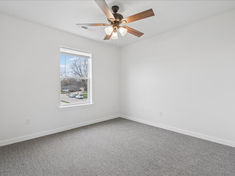 913 S 12th Avenue Washington IA 52353