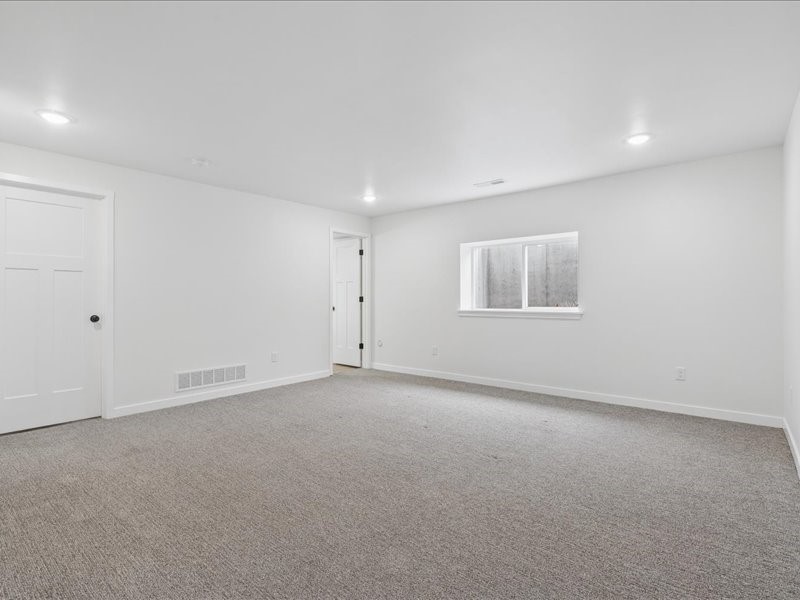 913 S 12th Avenue Washington IA 52353