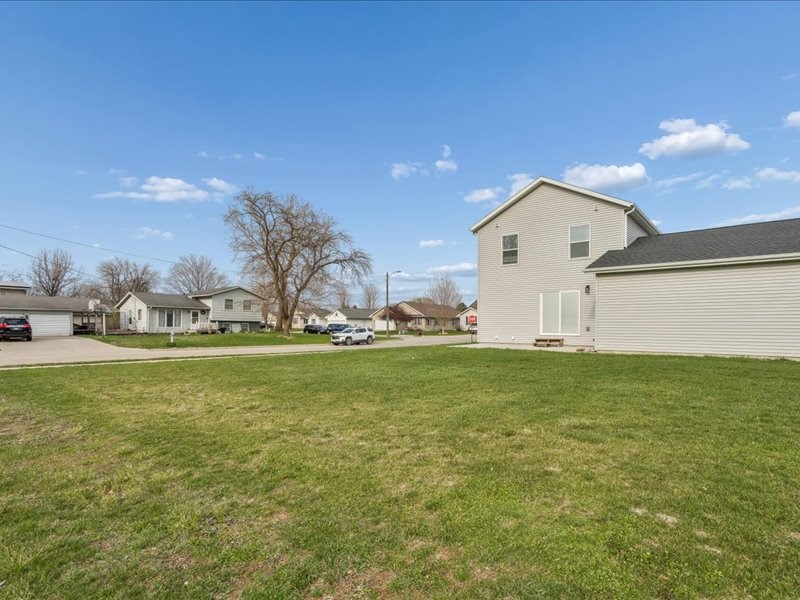 913 S 12th Avenue Washington IA 52353
