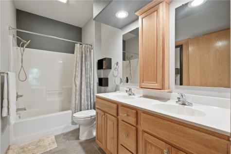 1722 Meiers Court NW Cedar Rapids IA 52405