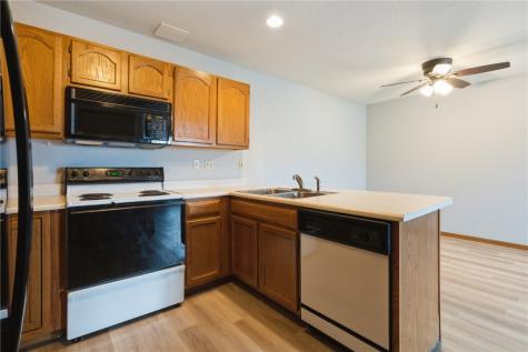 3035 English Glen Court Marion IA 52302