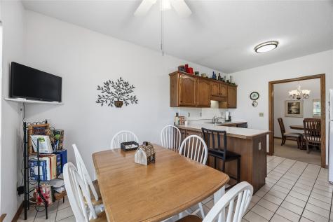 3130 Towne House Drive NE Cedar Rapids IA 52402