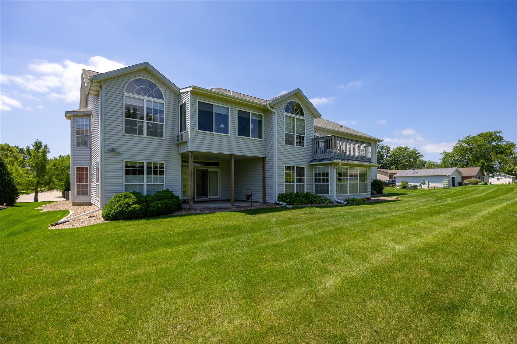 3130 Towne House Drive NE Cedar Rapids IA 52402
