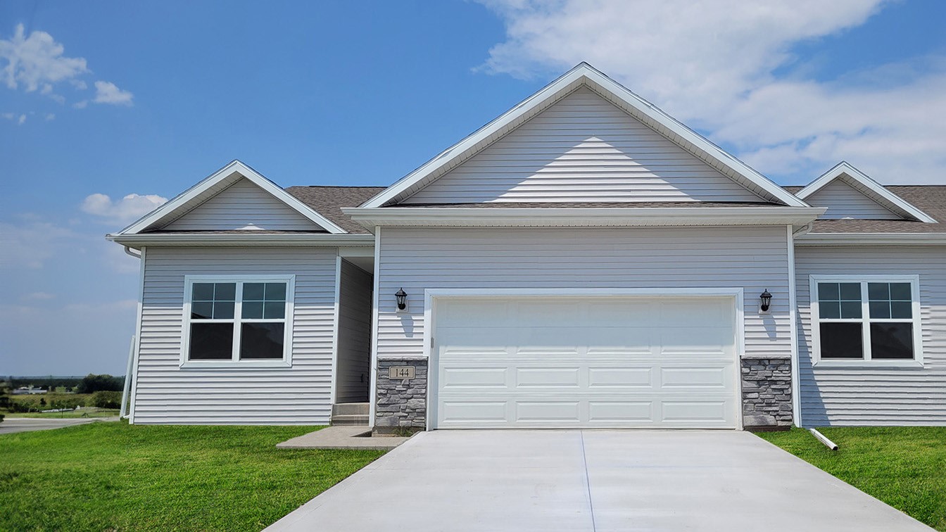 708 Magnolia Way Tiffin IA 52340