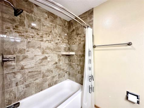 5062 Foxtail Court Marion IA 52302
