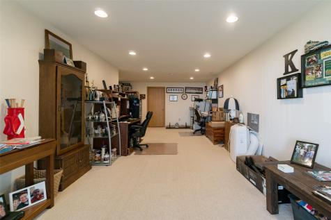 720 Hillview Drive Fairfax IA 52228
