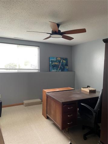 720 Hillview Drive Fairfax IA 52228