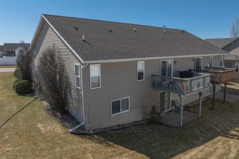 720 Hillview Drive Fairfax IA 52228