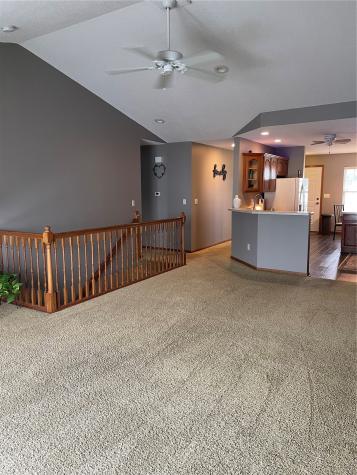 720 Hillview Drive Fairfax IA 52228