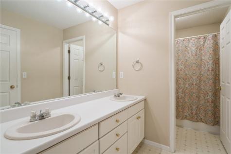 3808 Water Point Court SW Cedar Rapids IA 52404