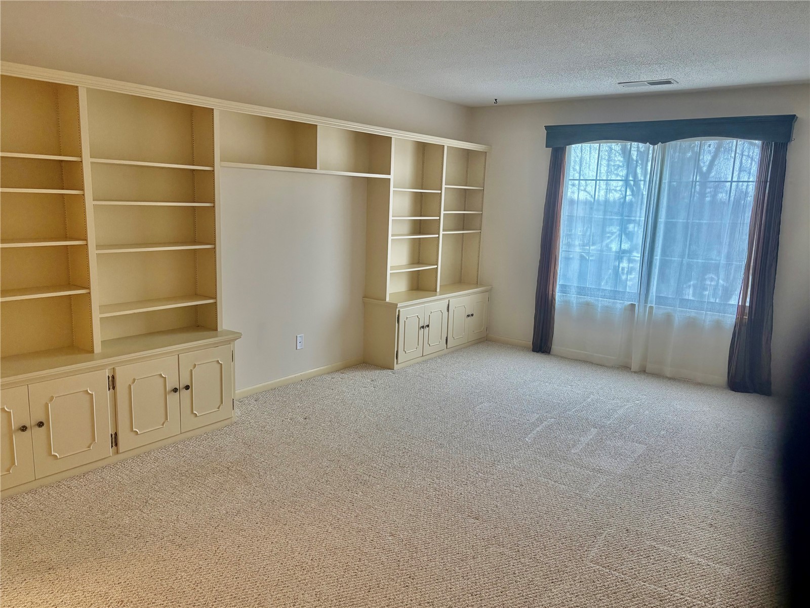 130 Thompson Drive SE Cedar Rapids IA 52403