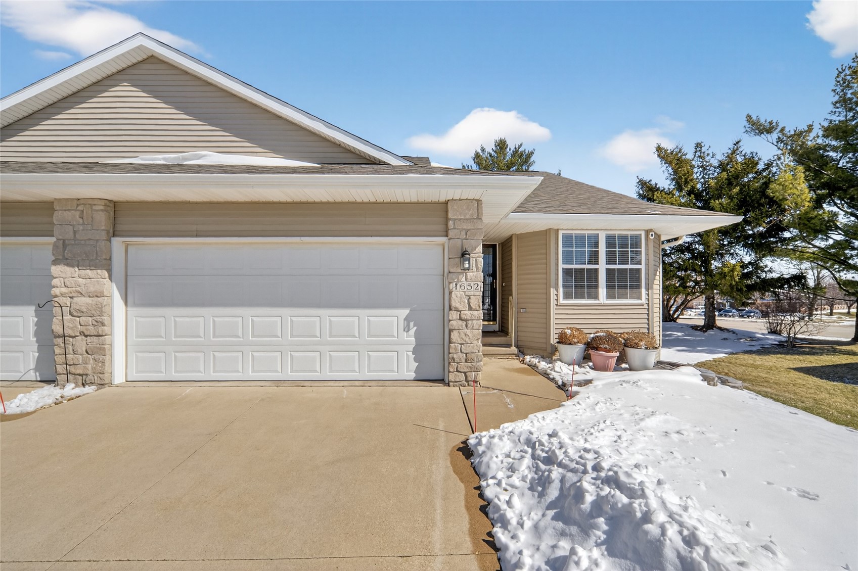 1652 Greens Way Court NE Cedar Rapids IA 52402