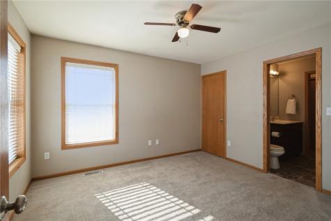 4134 31st Avenue SW Cedar Rapids IA 52404