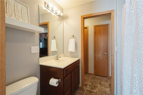 4134 31st Avenue SW Cedar Rapids IA 52404