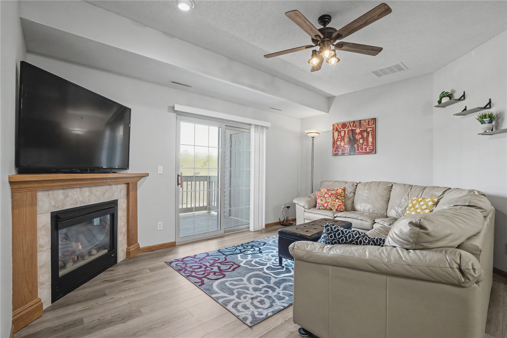 250 Cimarron Drive Hiawatha IA 52233