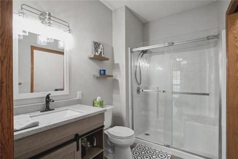 250 Cimarron Drive Hiawatha IA 52233