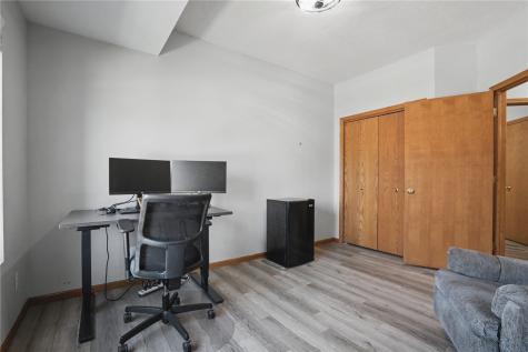 250 Cimarron Drive Hiawatha IA 52233