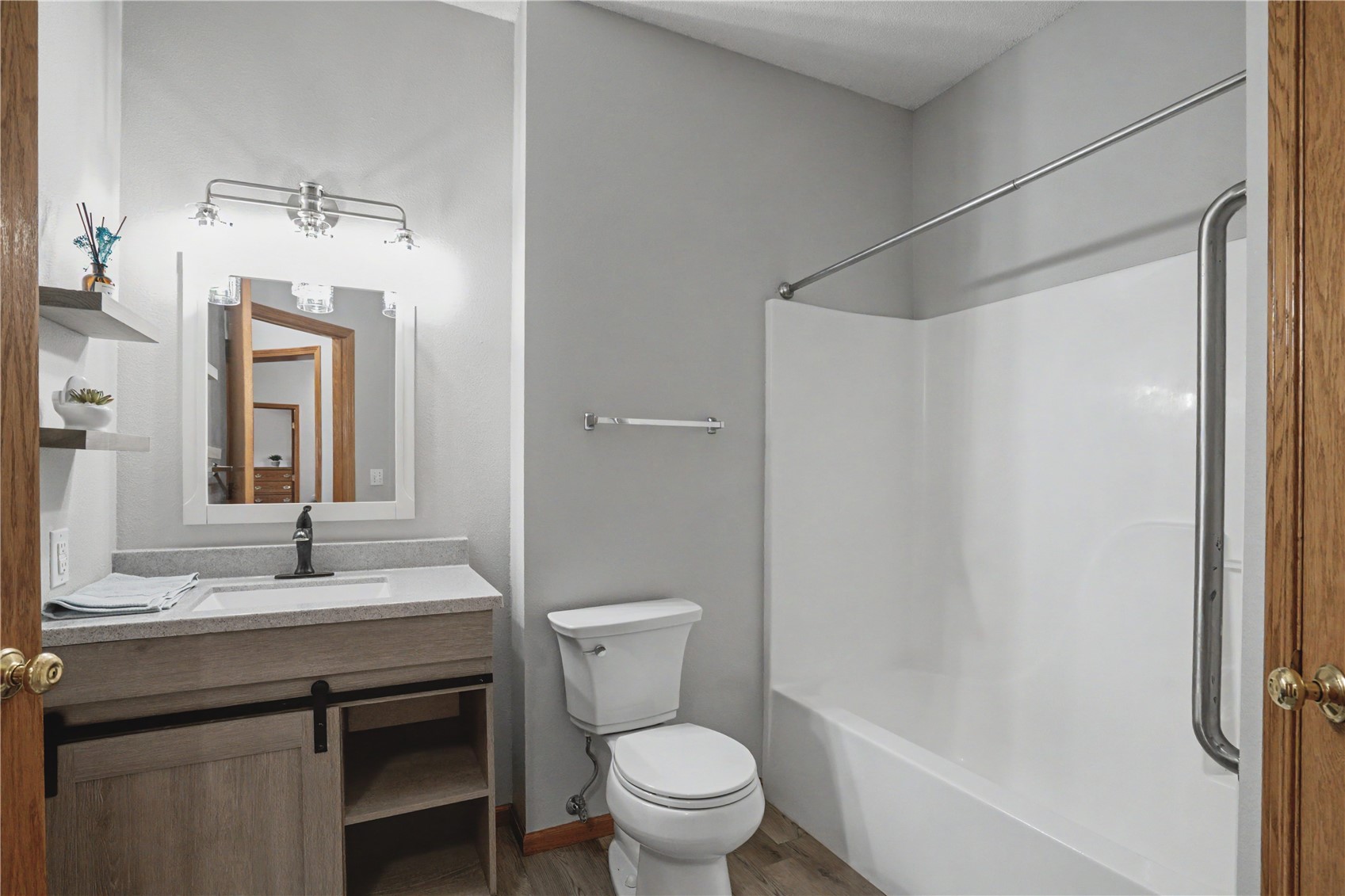 250 Cimarron Drive Hiawatha IA 52233