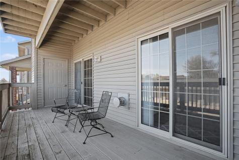250 Cimarron Drive Hiawatha IA 52233