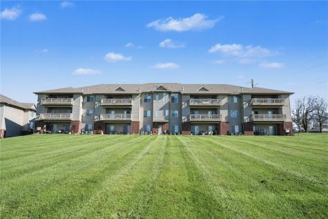 250 Cimarron Drive Hiawatha IA 52233