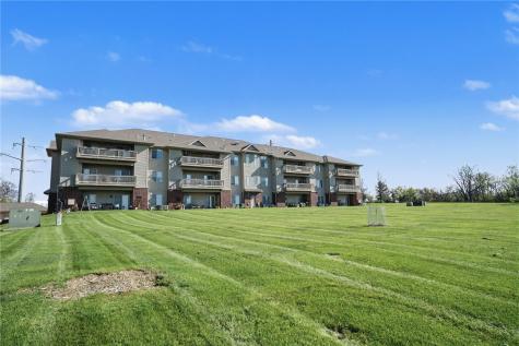 250 Cimarron Drive Hiawatha IA 52233