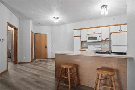 250 Cimarron Drive Hiawatha IA 52233