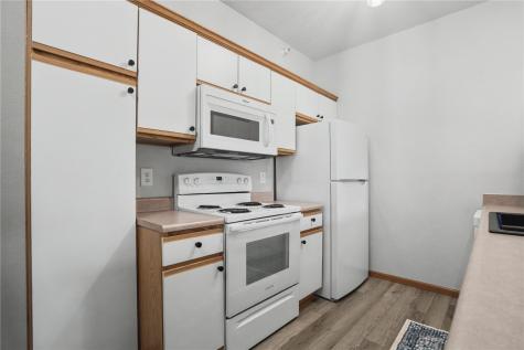 250 Cimarron Drive Hiawatha IA 52233