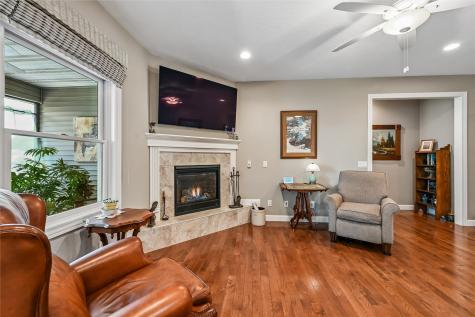 313 13th Avenue SW Mt Vernon IA 52314