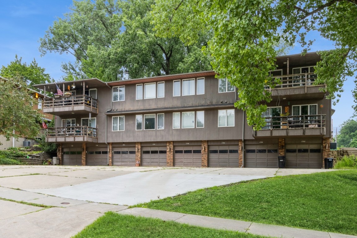 1714 Pikes Peak Court NE Cedar Rapids IA 52402