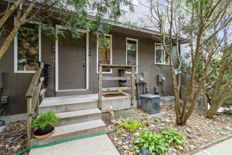 1714 Pikes Peak Court NE Cedar Rapids IA 52402