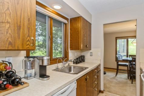 1714 Pikes Peak Court NE Cedar Rapids IA 52402