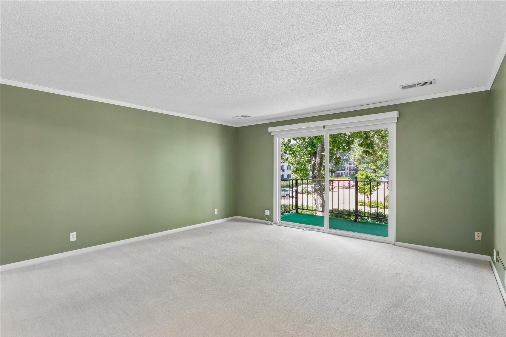 150 Thompson Drive SE Cedar Rapids IA 52403