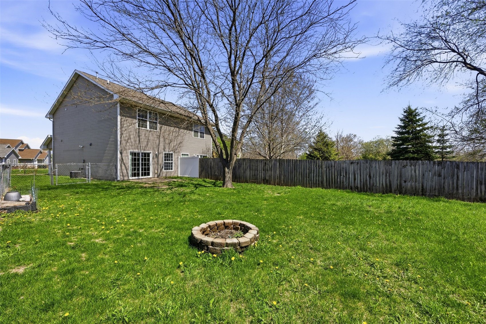 63 Primrose Court Iowa City IA 52240