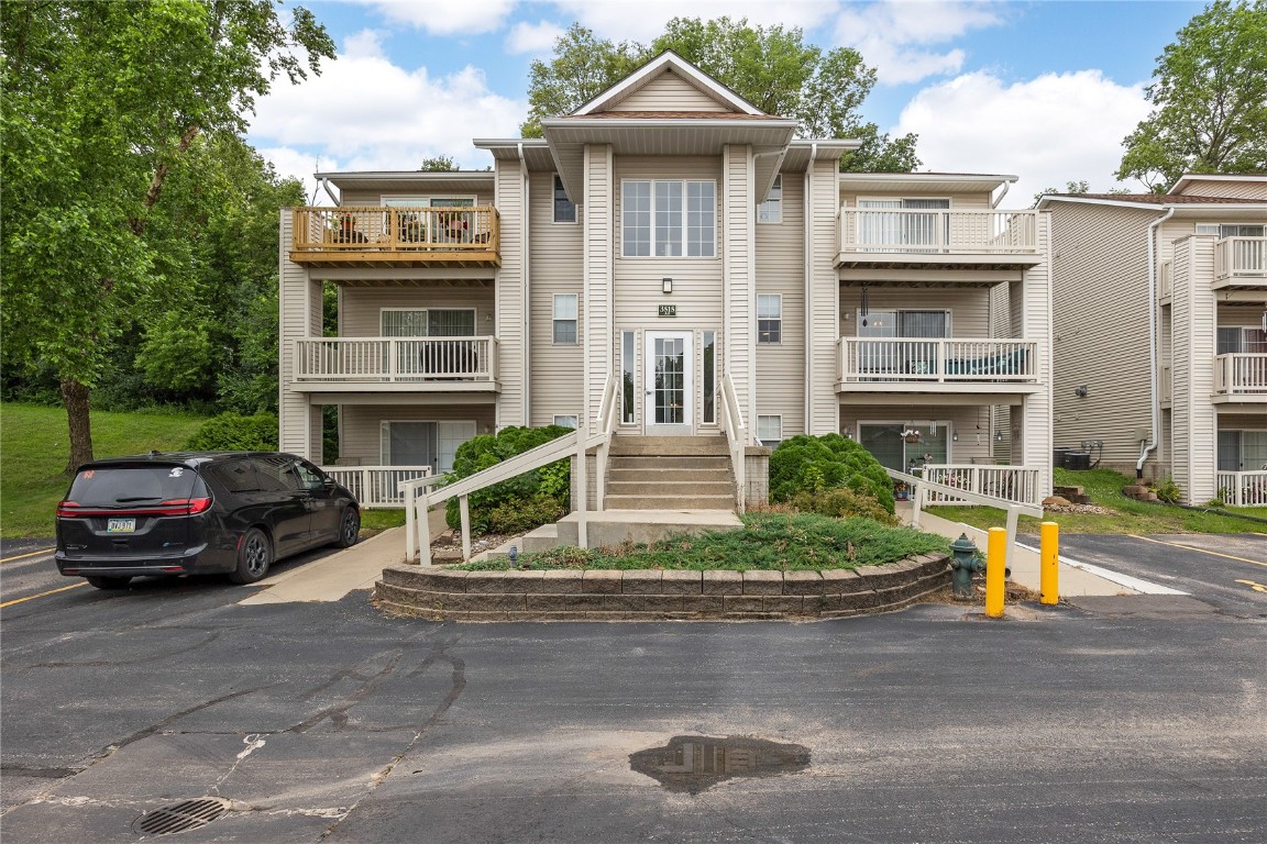 3515 E Avenue NW Cedar Rapids IA 52405