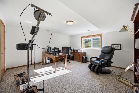 3765 37th Avenue SW Cedar Rapids IA 52404