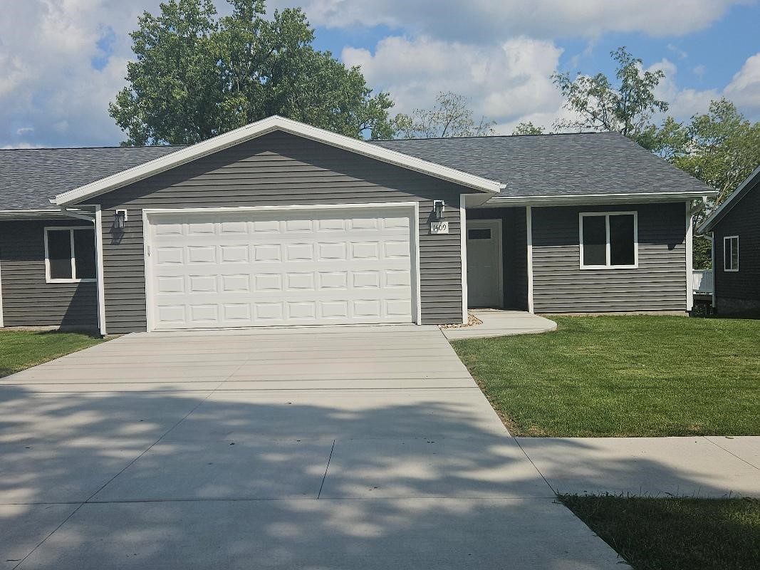 1411 13th Street Belle Plaine IA 52208